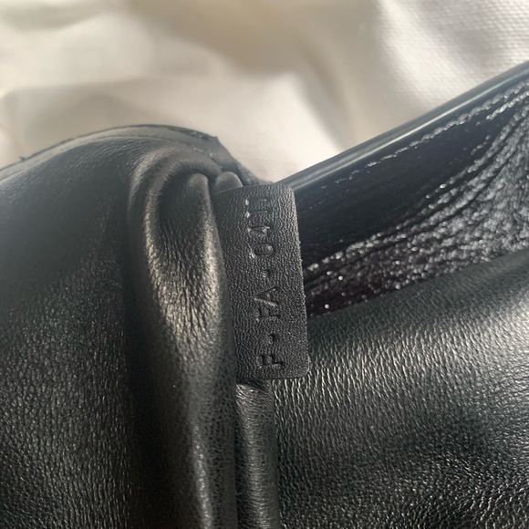 Celine Trapeze Medium- Patented Leather (Gently Used) - Picture 4 of 5
